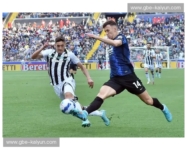 皇家马德里vs尤文图斯：绿茵史诗重现，经典对决等你回顾！